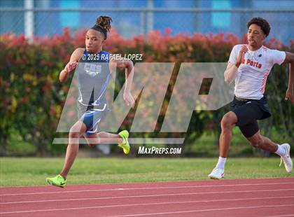 Thumbnail 1 in Panther Relays (200M) photogallery.