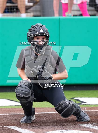 Thumbnail 3 in Keller vs. Guyer (UIL 6A Regional Final Game 3) photogallery.