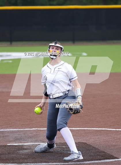 Thumbnail 2 in Keller vs. Guyer (UIL 6A Regional Final Game 3) photogallery.