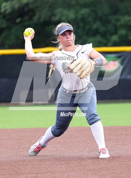 Thumbnail 2 in Keller vs. Guyer (UIL 6A Regional Final Game 3) photogallery.
