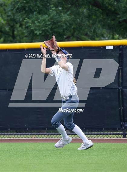 Thumbnail 1 in Keller vs. Guyer (UIL 6A Regional Final Game 3) photogallery.