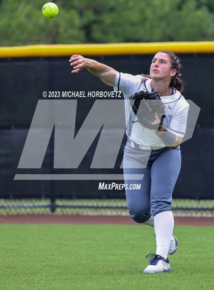 Thumbnail 3 in Keller vs. Guyer (UIL 6A Regional Final Game 3) photogallery.