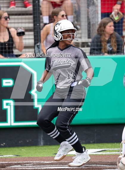 Thumbnail 2 in Keller vs. Guyer (UIL 6A Regional Final Game 3) photogallery.