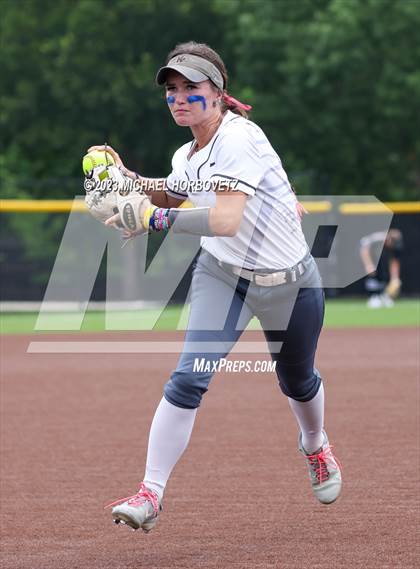 Thumbnail 3 in Keller vs. Guyer (UIL 6A Regional Final Game 3) photogallery.