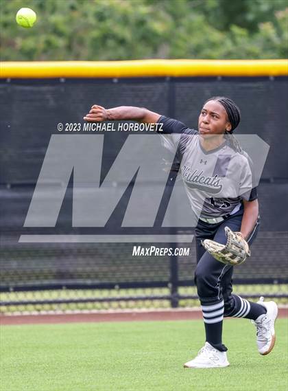 Thumbnail 2 in Keller vs. Guyer (UIL 6A Regional Final Game 3) photogallery.