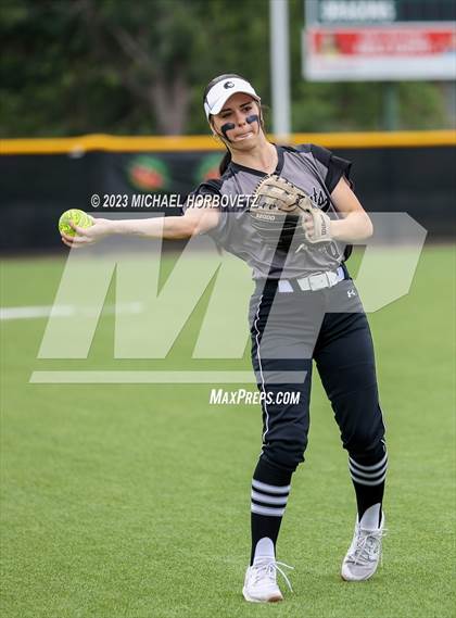 Thumbnail 3 in Keller vs. Guyer (UIL 6A Regional Final Game 3) photogallery.