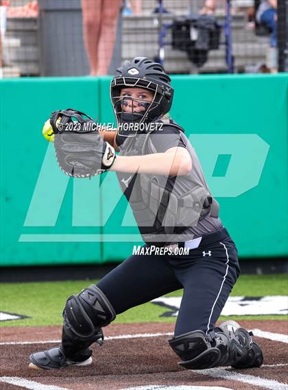 Thumbnail 3 in Keller vs. Guyer (UIL 6A Regional Final Game 3) photogallery.