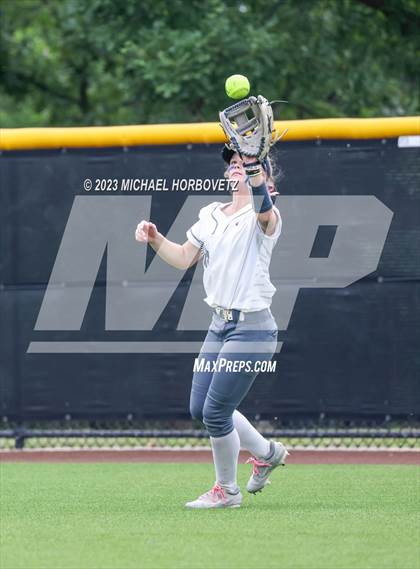 Thumbnail 2 in Keller vs. Guyer (UIL 6A Regional Final Game 3) photogallery.