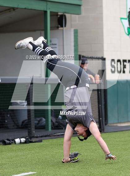 Thumbnail 2 in Keller vs. Guyer (UIL 6A Regional Final Game 3) photogallery.