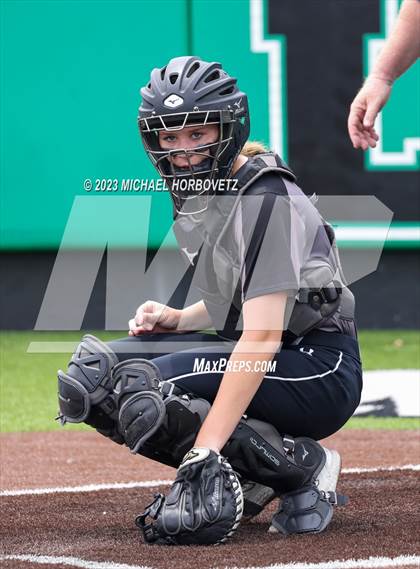 Thumbnail 2 in Keller vs. Guyer (UIL 6A Regional Final Game 3) photogallery.