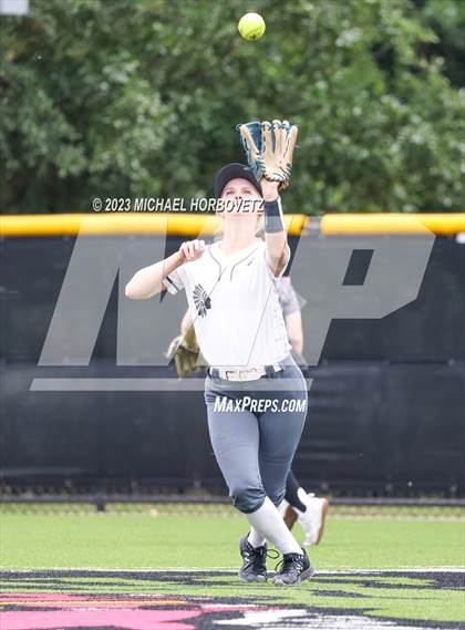 Thumbnail 1 in Keller vs. Guyer (UIL 6A Regional Final Game 3) photogallery.