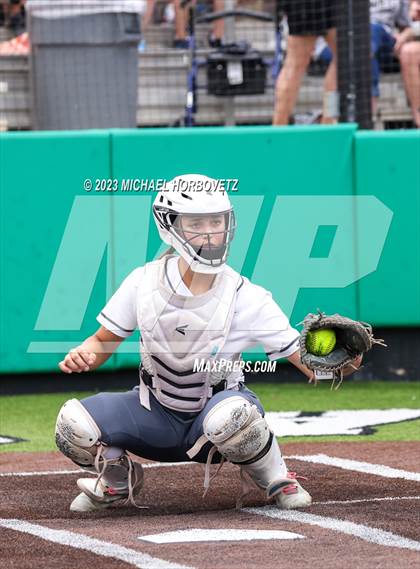 Thumbnail 2 in Keller vs. Guyer (UIL 6A Regional Final Game 3) photogallery.