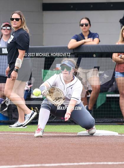 Thumbnail 2 in Keller vs. Guyer (UIL 6A Regional Final Game 3) photogallery.