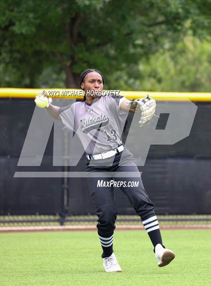 Thumbnail 2 in Keller vs. Guyer (UIL 6A Regional Final Game 3) photogallery.