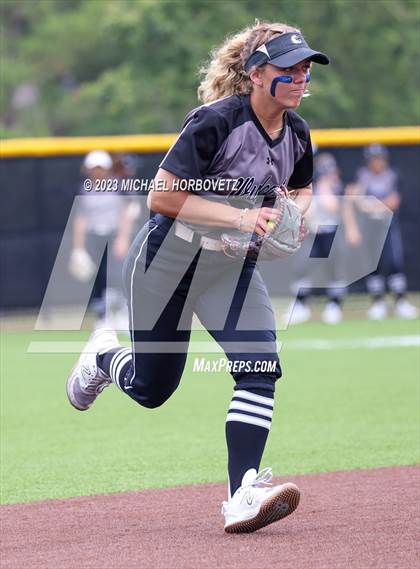 Thumbnail 2 in Keller vs. Guyer (UIL 6A Regional Final Game 3) photogallery.