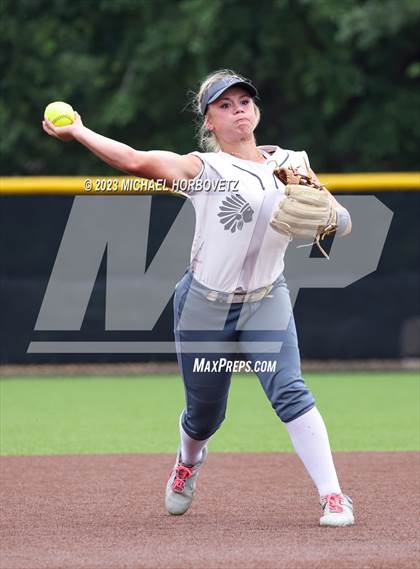 Thumbnail 2 in Keller vs. Guyer (UIL 6A Regional Final Game 3) photogallery.