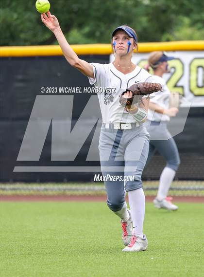 Thumbnail 1 in Keller vs. Guyer (UIL 6A Regional Final Game 3) photogallery.