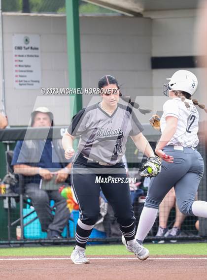 Thumbnail 1 in Keller vs. Guyer (UIL 6A Regional Final Game 3) photogallery.