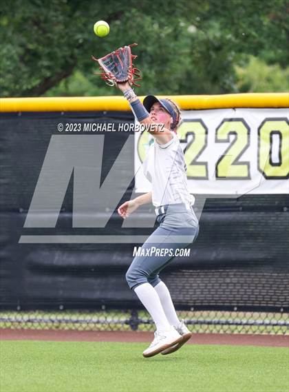 Thumbnail 3 in Keller vs. Guyer (UIL 6A Regional Final Game 3) photogallery.