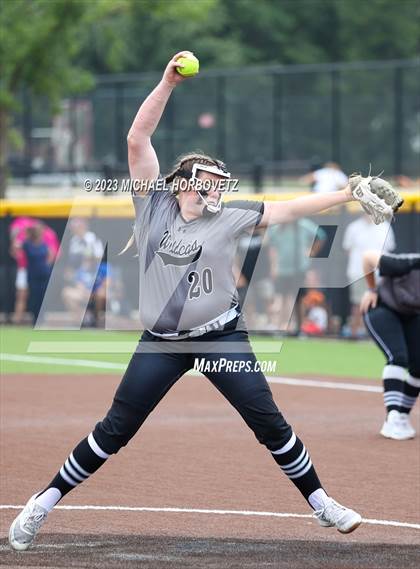 Thumbnail 2 in Keller vs. Guyer (UIL 6A Regional Final Game 3) photogallery.