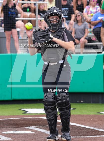 Thumbnail 2 in Keller vs. Guyer (UIL 6A Regional Final Game 3) photogallery.