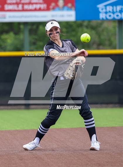 Thumbnail 3 in Keller vs. Guyer (UIL 6A Regional Final Game 3) photogallery.