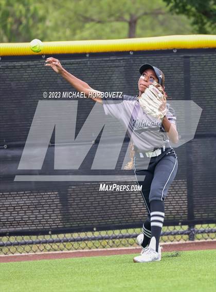 Thumbnail 1 in Keller vs. Guyer (UIL 6A Regional Final Game 3) photogallery.