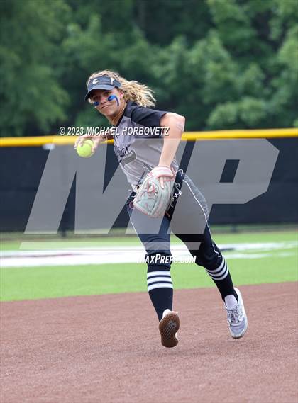 Thumbnail 3 in Keller vs. Guyer (UIL 6A Regional Final Game 3) photogallery.