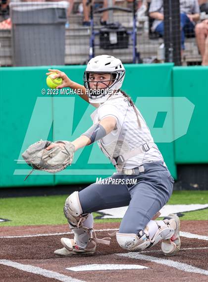 Thumbnail 1 in Keller vs. Guyer (UIL 6A Regional Final Game 3) photogallery.