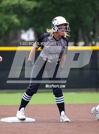 Thumbnail 2 in Keller vs. Guyer (UIL 6A Regional Final Game 3) photogallery.