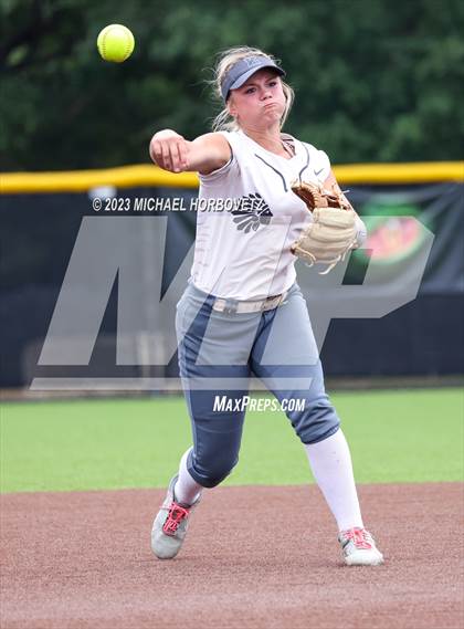 Thumbnail 2 in Keller vs. Guyer (UIL 6A Regional Final Game 3) photogallery.
