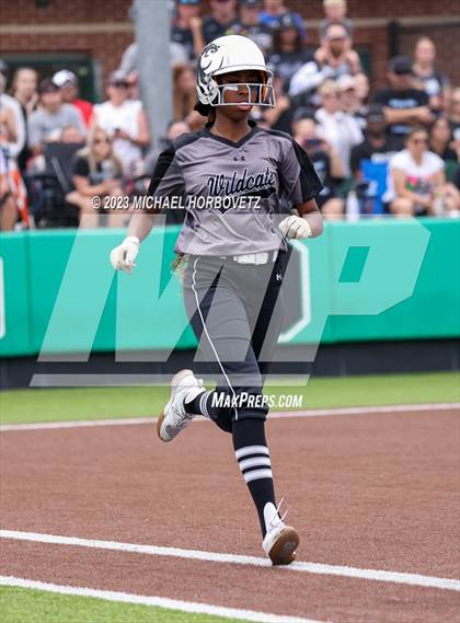 Thumbnail 2 in Keller vs. Guyer (UIL 6A Regional Final Game 3) photogallery.