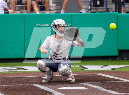Thumbnail 2 in Keller vs. Guyer (UIL 6A Regional Final Game 3) photogallery.