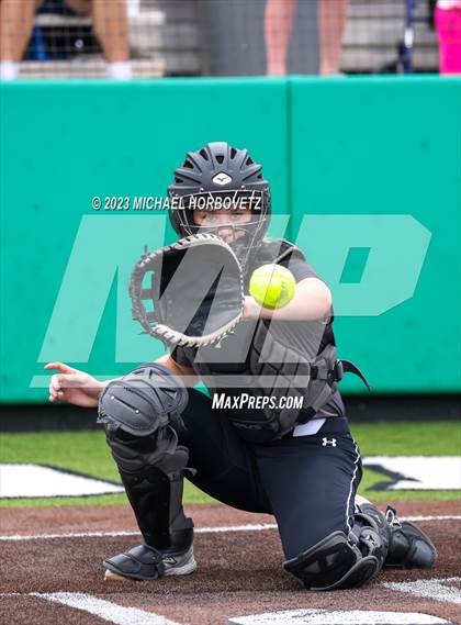 Thumbnail 1 in Keller vs. Guyer (UIL 6A Regional Final Game 3) photogallery.