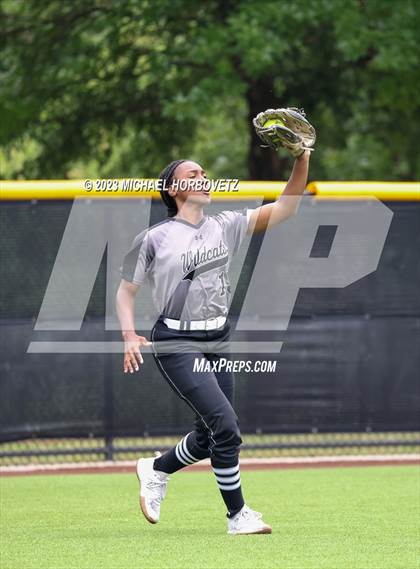 Thumbnail 2 in Keller vs. Guyer (UIL 6A Regional Final Game 3) photogallery.