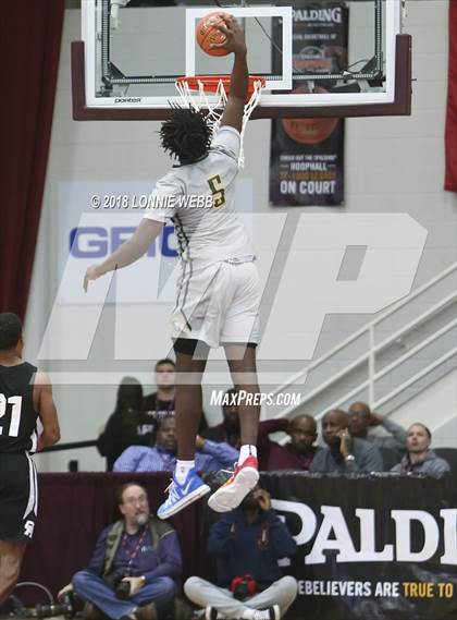 Thumbnail 1 in Roselle Catholic vs. Oak Ridge (Spalding Hoophall Classic) photogallery.