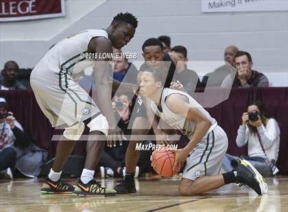 Thumbnail 2 in Roselle Catholic vs. Oak Ridge (Spalding Hoophall Classic) photogallery.