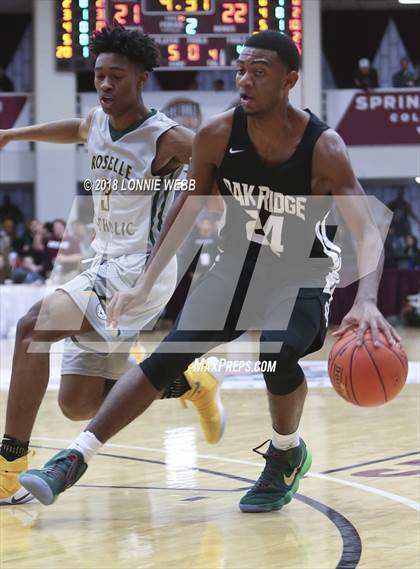 Thumbnail 2 in Roselle Catholic vs. Oak Ridge (Spalding Hoophall Classic) photogallery.