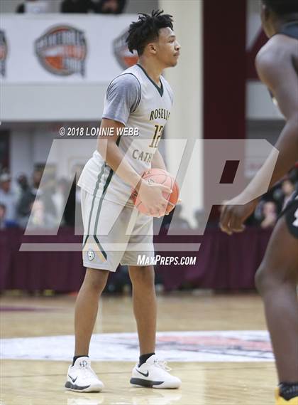 Thumbnail 1 in Roselle Catholic vs. Oak Ridge (Spalding Hoophall Classic) photogallery.