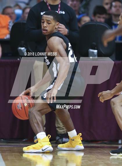 Thumbnail 3 in Roselle Catholic vs. Oak Ridge (Spalding Hoophall Classic) photogallery.