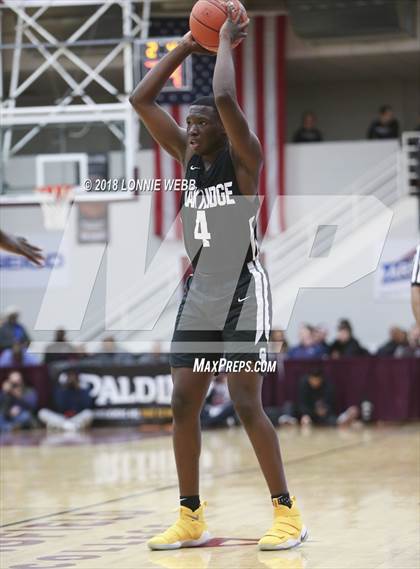 Thumbnail 2 in Roselle Catholic vs. Oak Ridge (Spalding Hoophall Classic) photogallery.