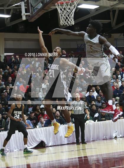 Thumbnail 2 in Roselle Catholic vs. Oak Ridge (Spalding Hoophall Classic) photogallery.