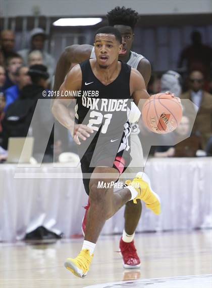 Thumbnail 2 in Roselle Catholic vs. Oak Ridge (Spalding Hoophall Classic) photogallery.