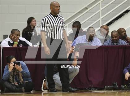 Thumbnail 3 in Roselle Catholic vs. Oak Ridge (Spalding Hoophall Classic) photogallery.