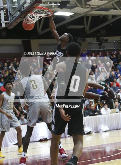 Thumbnail 1 in Roselle Catholic vs. Oak Ridge (Spalding Hoophall Classic) photogallery.