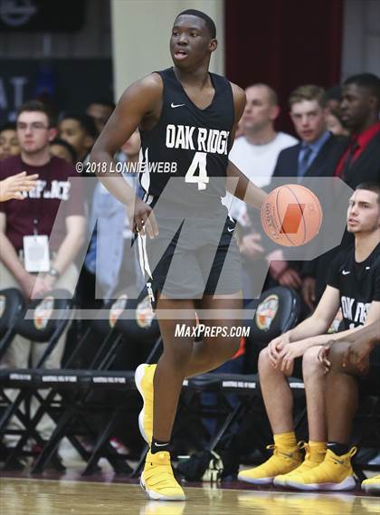 Thumbnail 3 in Roselle Catholic vs. Oak Ridge (Spalding Hoophall Classic) photogallery.