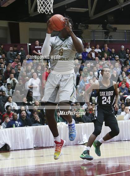 Thumbnail 1 in Roselle Catholic vs. Oak Ridge (Spalding Hoophall Classic) photogallery.