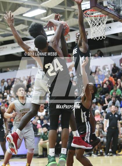 Thumbnail 1 in Roselle Catholic vs. Oak Ridge (Spalding Hoophall Classic) photogallery.
