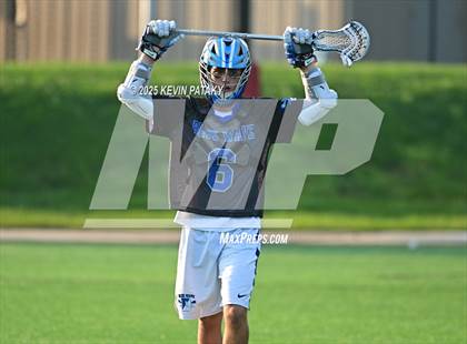 Thumbnail 1 in Darien vs. New Canaan (CIAC Class LL Semifinal) photogallery.