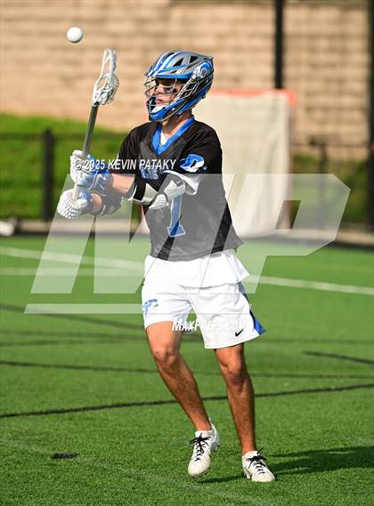 Thumbnail 1 in Darien vs. New Canaan (CIAC Class LL Semifinal) photogallery.